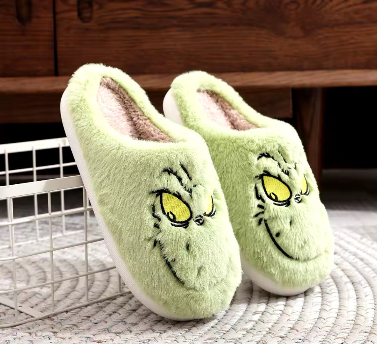 The Grinch Women’s Slippers