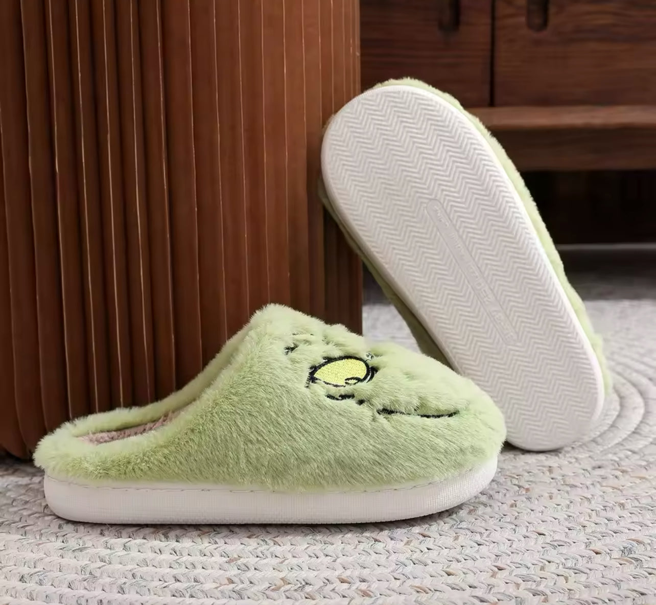 The Grinch Women’s Slippers